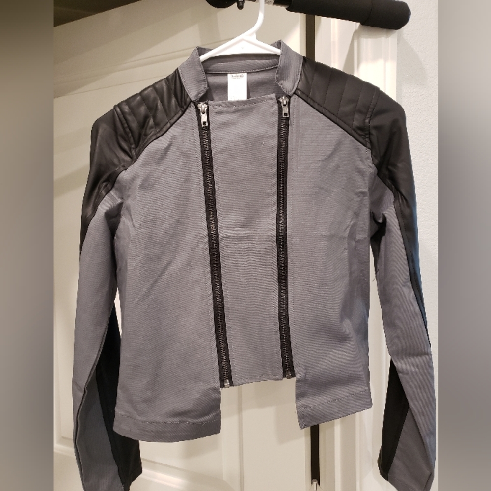 Balera Performance Dancewear zip jacket, Large child, grey & black